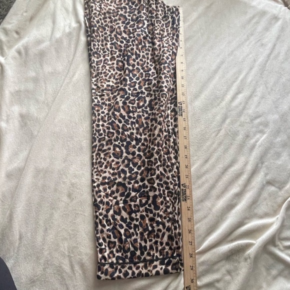 Amazon Ekouaer nwt leopard print rayon pajama set - Picture 11 of 11